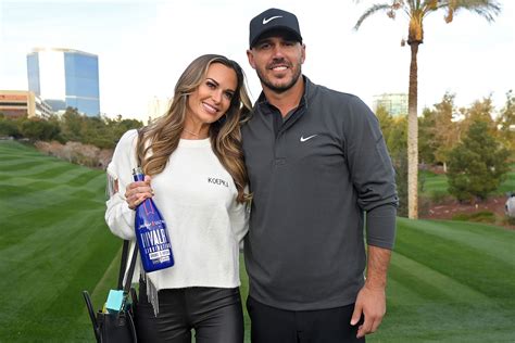 jena sims koepka|Brooks Koepkas wife Jena Sims shares family photo with。